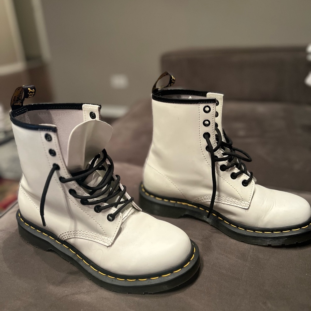 women’s 1460 white doc martens.